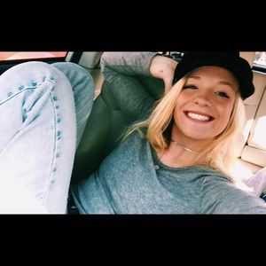 Meet your Posher, Alyssa